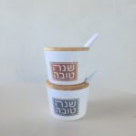 כלי לדבש עם מכסה עץ HONEY JOY