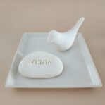 אבן דקורטיבית WHITE WISH + פסלון בטון BIRDIE לבן
